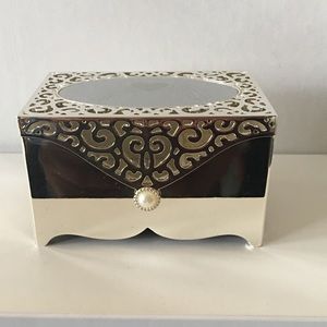Mini jewelry box